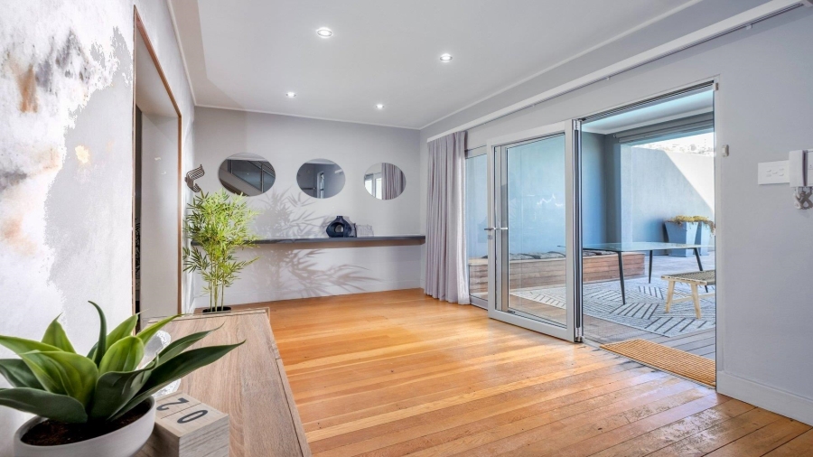 4 Bedroom Property for Sale in Bantry Bay Western Cape